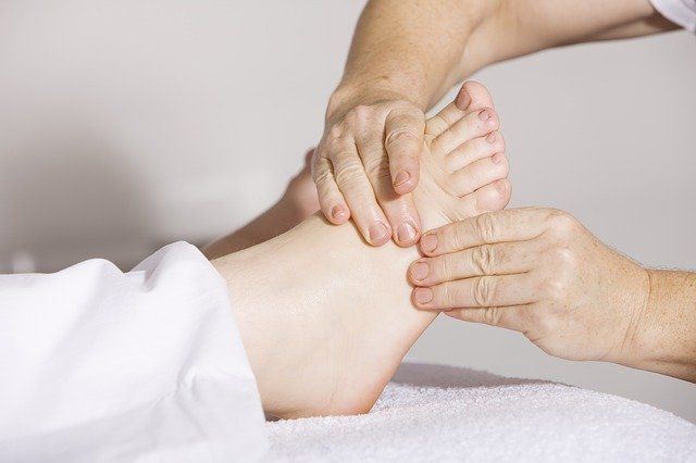 physiotherapy 2133286 640 compressor